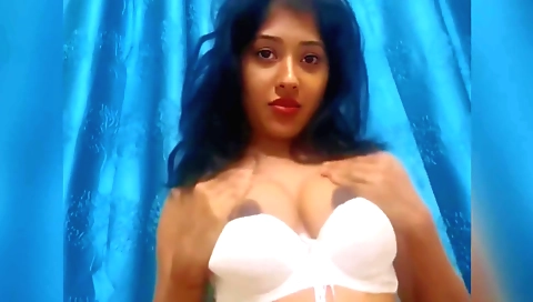 Indian girl with a nice ass in sexy amateur porn video