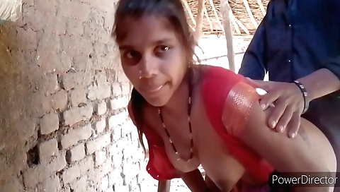 Indian teen with natural tits and a sexy ass in amateur video