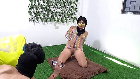 Indian brunette model gives a great blowjob to a guy