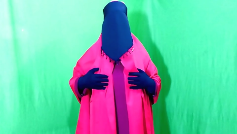 Indian girlfriend spends evening with house neighbour