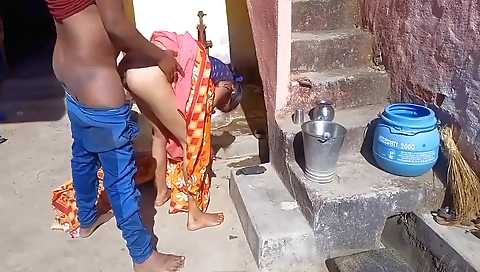 Indian teen gets her pussy stretched on the outdoor street