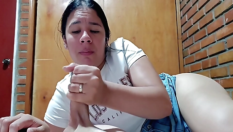 Indian chick with natural tits is having a handjob