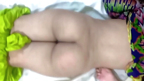 Indian bhabhi shows off her body at a massage video