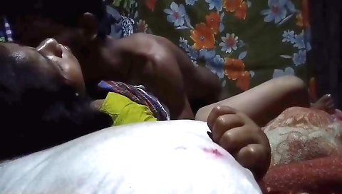 Brunette webcam video of cute chick with a nice ass