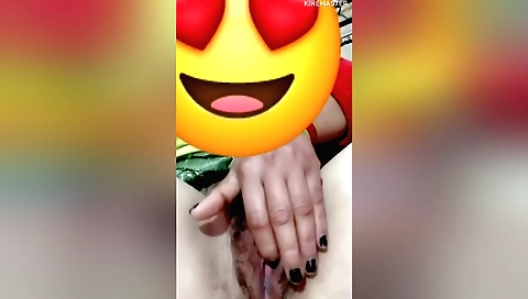 I masturbate and fuck myself in amateur masturbation video