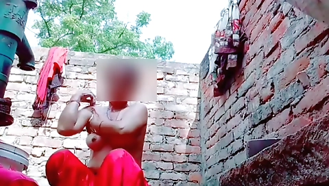 Indian amateur girl enjoys naked riding on her pussy