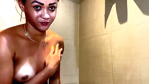 Entregar tudo e dar no pelo seu buco carnudo para o anão pistolinha