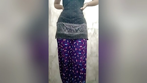 Amateur solo video with a fat hairy cunt and pussy