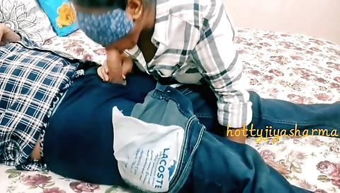 Indian amateur video with a hot brunette in an outdoor scenario