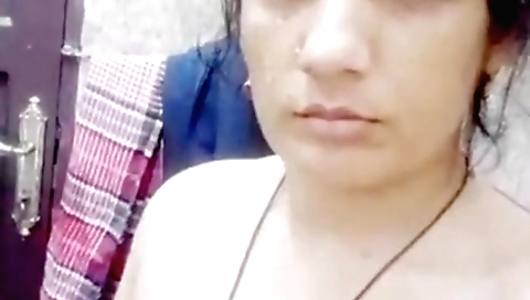 Indian amateur video with big tits and a small ass