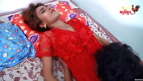 Red-haired blonde with a nice figure likes to share her videos