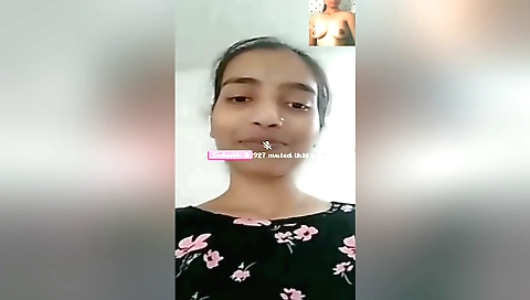 Indian babe is showing her naked body on the webcam