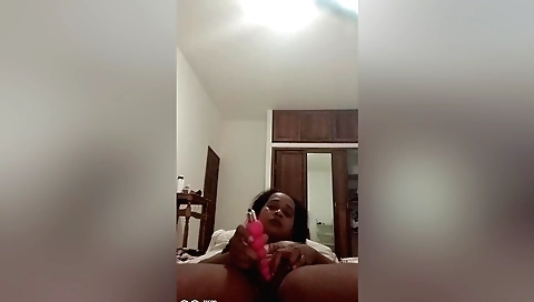 Valeska plays with a big dildo in her amateur video