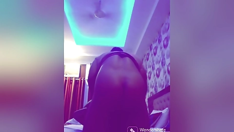 Indian girlfriend takes off her clothes to fuck and ride