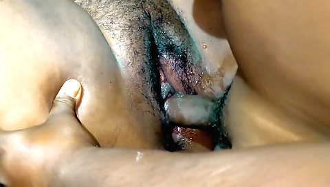 Indian teen stepsister masturbates with wet cunnings