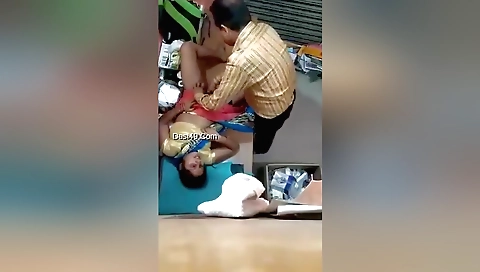 Bhabhi finger doctor in amateur cam show with finger