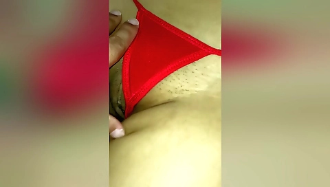 Indian amateur video with a hot girl in shorts and stockings