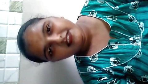 Indian brunette takes a dick in her ass in a hot amateur clip