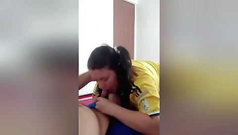 Amateur brunette step fantasy sex with hot little mouth