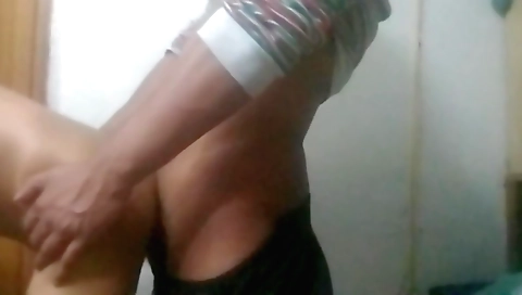 Indian brunette gets fucked in her pussy in the car