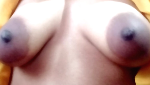 Indian babe showing off her curves in a solo video