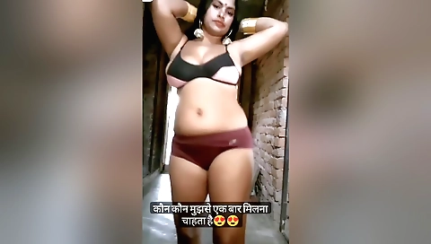 Indian amateur chick with big boobs dances outdoors