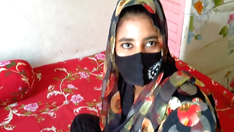 Indian woman with a huge ass gets trapped in a trapdoor