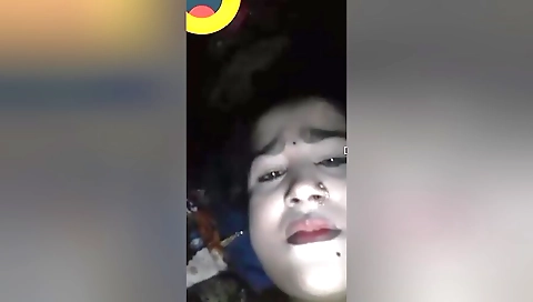 Beauty shows off her body and pussy in her amateur vid