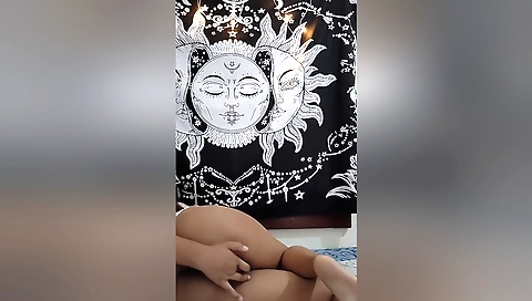 Amateur brunette with sexy pussy shows her naked body