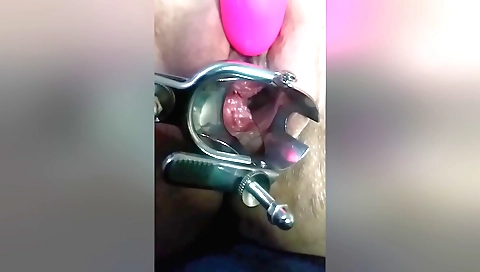 I am playing with my speculum in homemade solo video