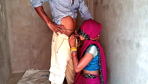 Indian amateur chick has a great mouth and deep throat