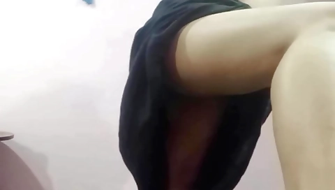 Hot brunette with a huge boobies and ass makes it in a camera