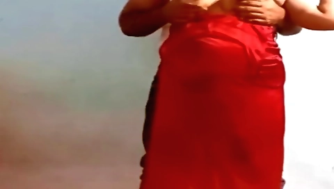 Indian amateur brunette gets horny and enjoys 3d cam