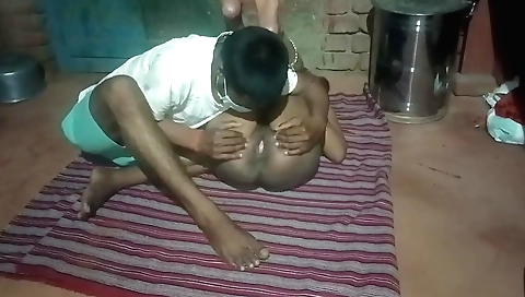 Indian amateur girl is creating an orgasm with the cum