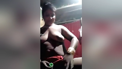 Horny brunette shows herself with big boobs on webcam