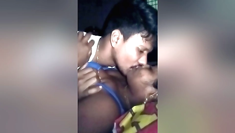 Indian wife gets horny with her hubby in a homemade video