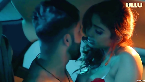 Redheaded bitch gets on the internet to show off body