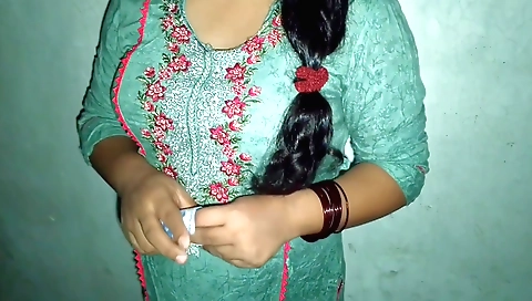 Brunette teen 18+ fucks her pussy in homemade porn