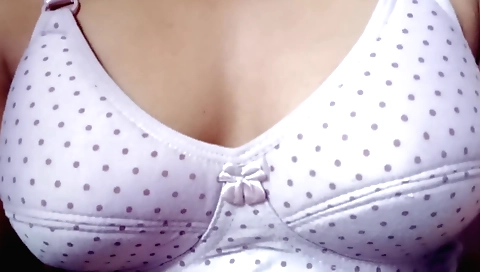 Indian housewife enjoys sex with a guy in private video