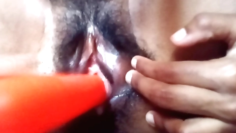 Indian girl in a housewife outfit gets her pussy fucked