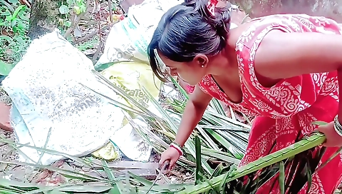 Amateur brunette fuck girl 18+ outside in a bikini