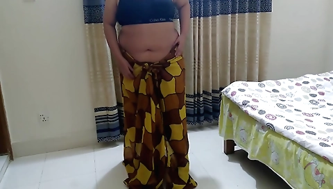 Indian babe with large boobs gets her hole pounded