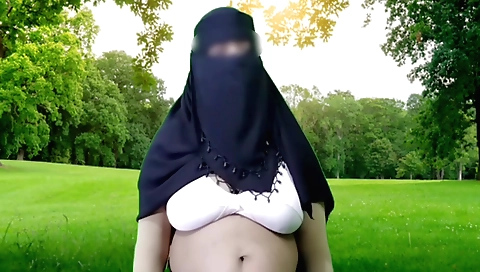 Indian amateur girl showing off her body in a bedroom