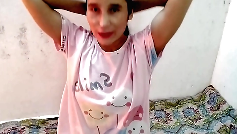 Indian brunette solo vid making the man her best friend