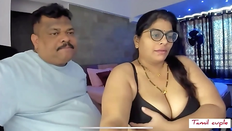 I am making a webcam milf with a big ass and boobs