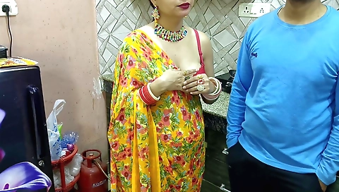 Hot brunette with a pair of sexy thighs 18+ amateur video