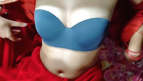 Indian babe takes it to her first night of lovemaking