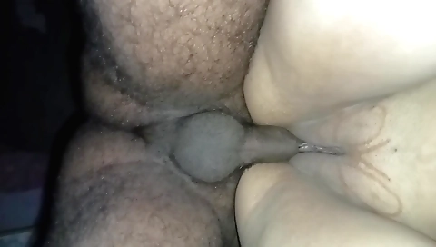 Indian girl fucks herself on the bed in amateur video