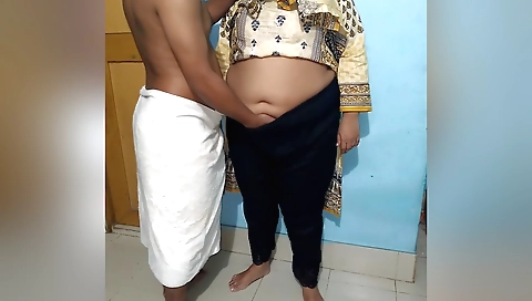 Busty Pakistani aunt dressed to go office with her neighbor